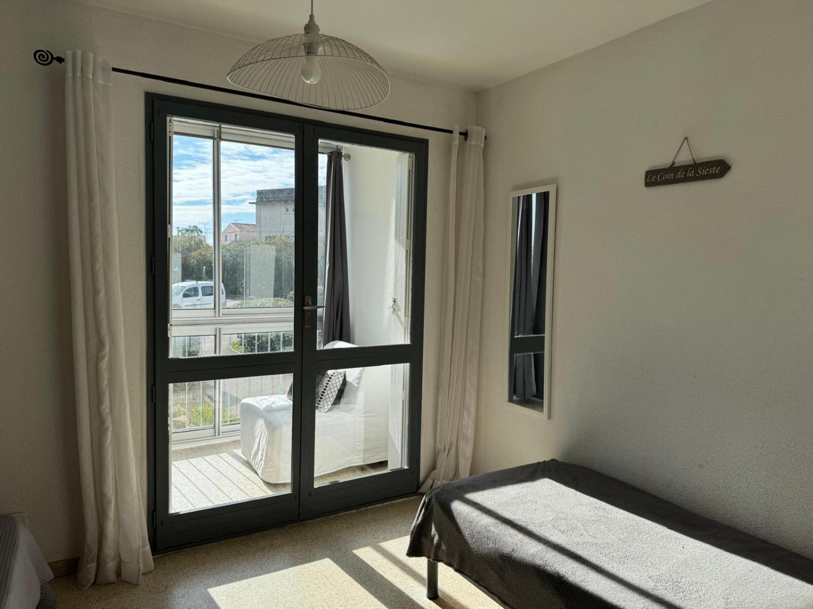 Sol-Y-Days Goelette, Agreable Appartement En Rdc Avec Parking, Proche Du Centre-Ville Et De La Plage Льо Гро-дю-Роа Екстериор снимка